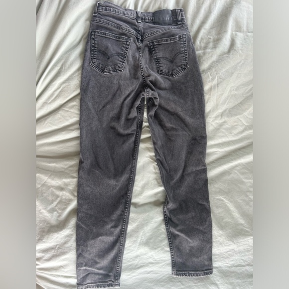 Levi’s Mom jeans - Picture 2 of 3